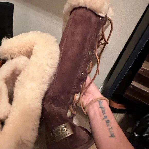 Ugg lace up boots - Picture 4 of 5